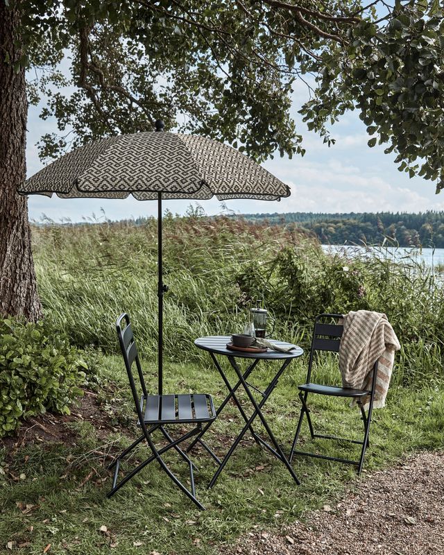 House Doctor Port Strandparasoll Svart/Sand