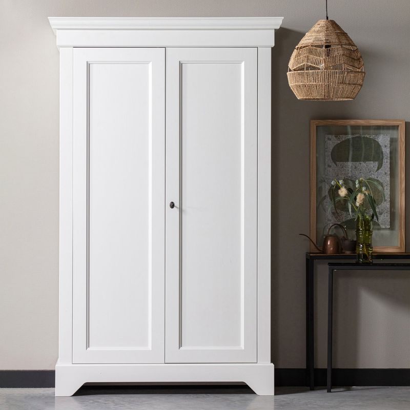 WOOOD Isabel Brocante Vitrinskåp i Vitmålad Furu