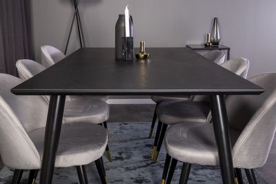 Venture Home Dipp & Velvet Rektangulärt Matbord 180 x 90 Svart + 6 st Matstolar Grå