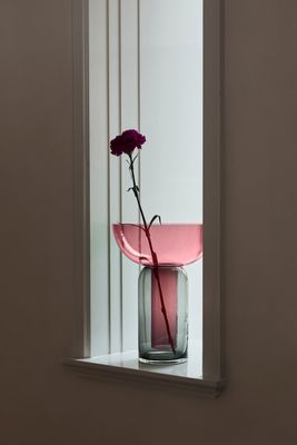 AYTM Torus Vas Svart, Rosa Ø25 cm