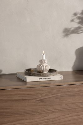 Venture Home Frihamn Tv-bänk i Valnöt