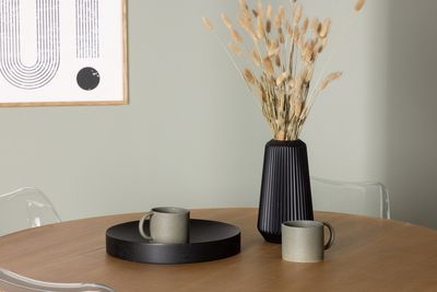 Venture Home Yakidon & Edvin Runt Matbord ⌀120 Brun + 4 st Matstolar Natur