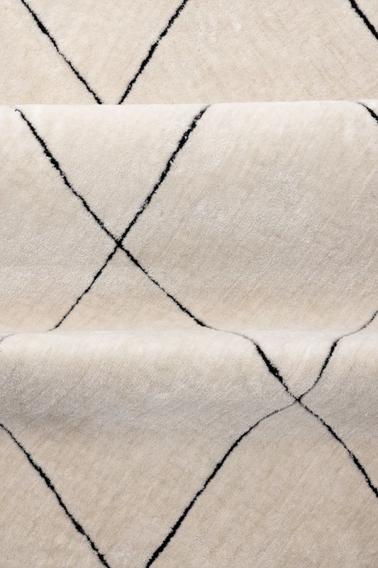 Venture Home Patrik Matta