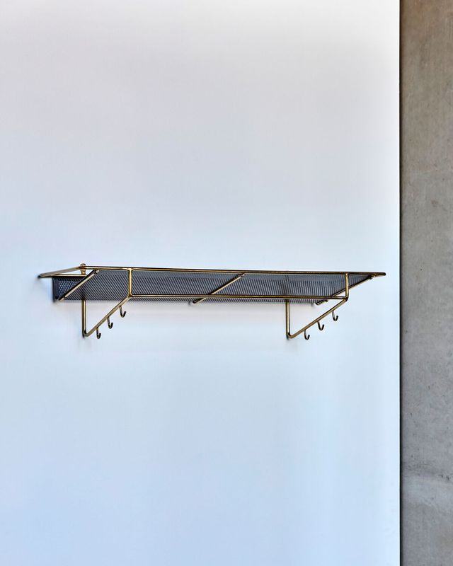 House Doctor Wally Hylla Antik Mässingsfärg Svart