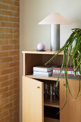 Hübsch Orbit Bordslampa Metallic Silver