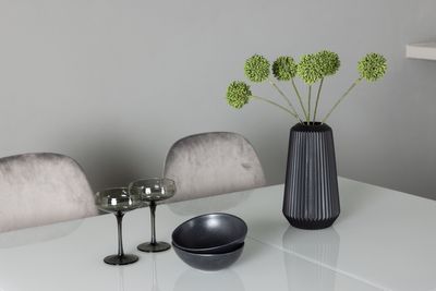 Venture Home Pluto & Eva Rektangulärt Matbord 120 x 90 Vit + 4 st Matstolar Ljusgrå