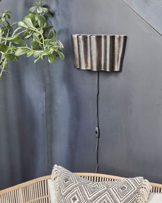 House Doctor Flola Vägglampa Antik Brun