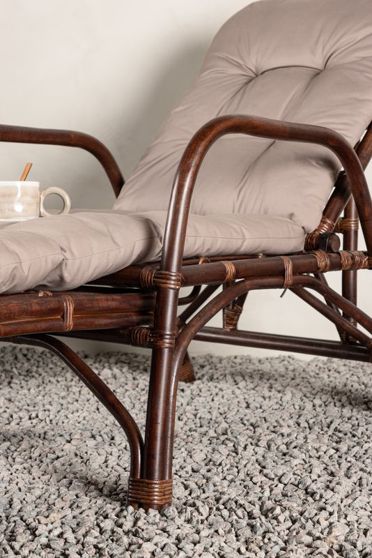 Venture Home Nella Solstol i Mörk Valnöt