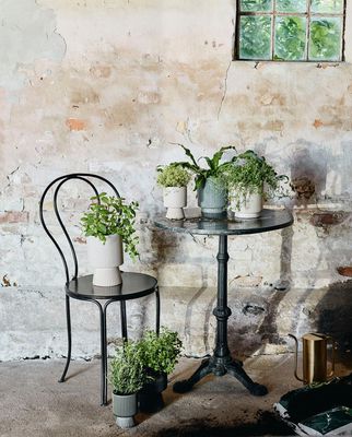 Nordal Cafébord - Svart Marmor, Rund med Järn