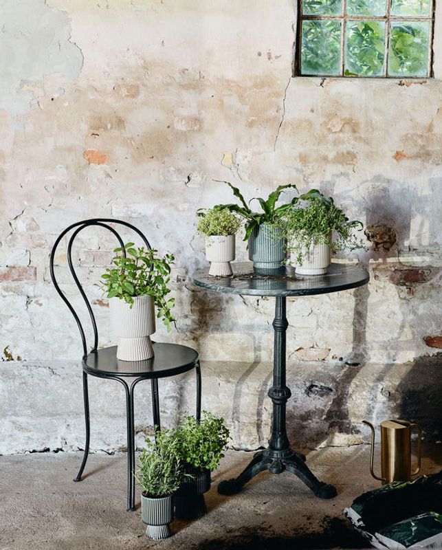 Nordal Cafébord - Svart Marmor, Rund med Järn