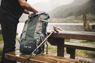 RYGGSÄCK TREK 66 OLIVE