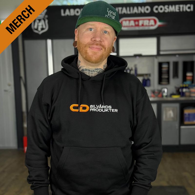 Hoodie Svart med brodyr CD - Medium