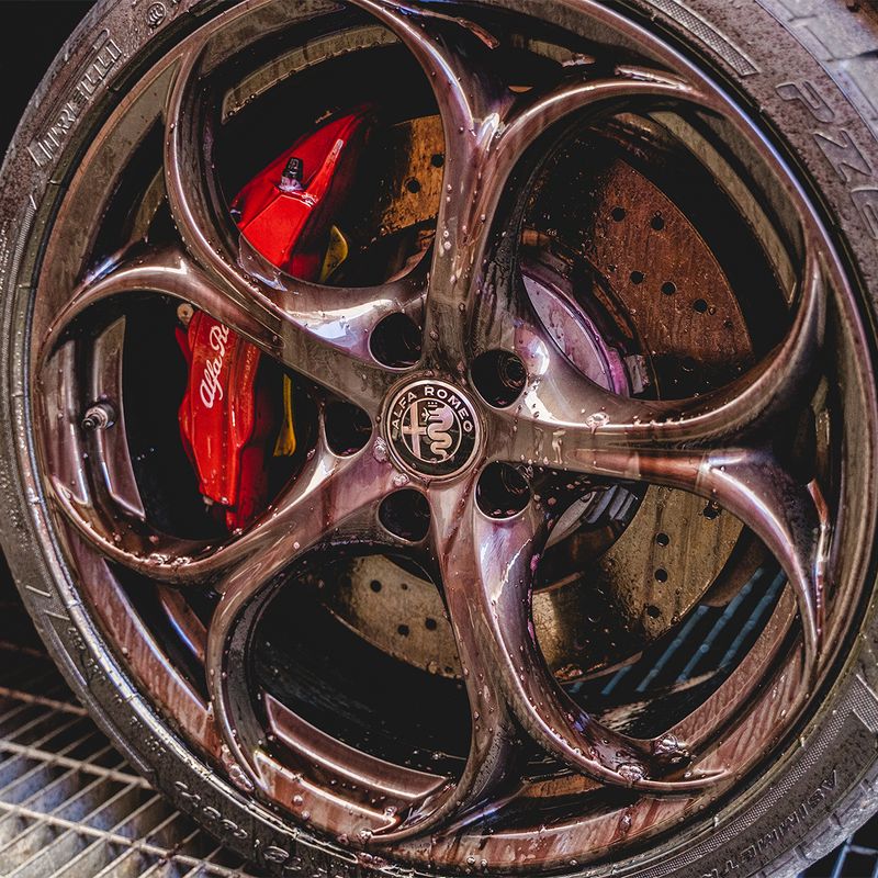 Så tvättar du fälgarna inför förvaring vid däckbyte