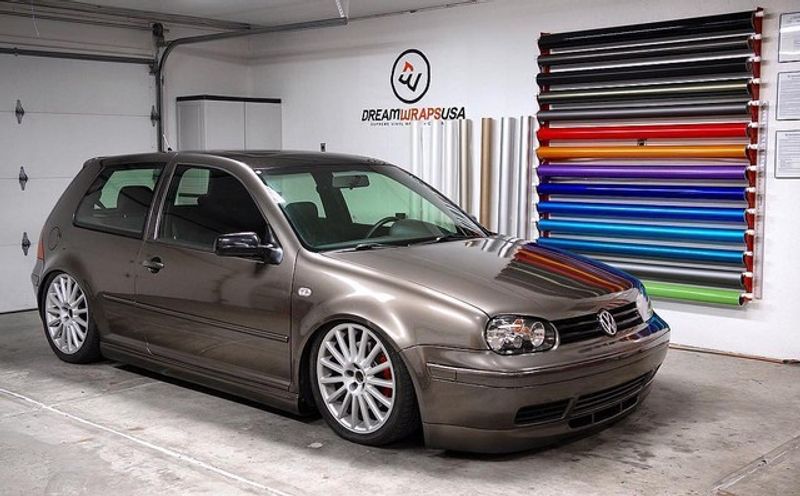 3M 2080-G211 Metallic Gloss Charcoal Vinyl