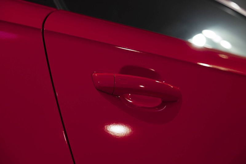 OMEGA SKINZ OS-770 Maranello Vinyl
