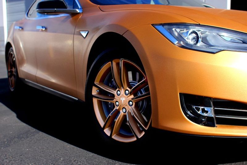Avery Brushed Bronze Aluminium