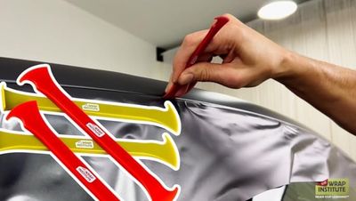 THE WRAP INSTITUTE - Röd Double Axe