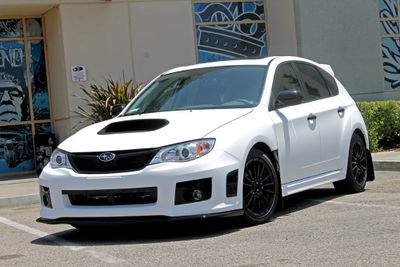 Avery Matte White
