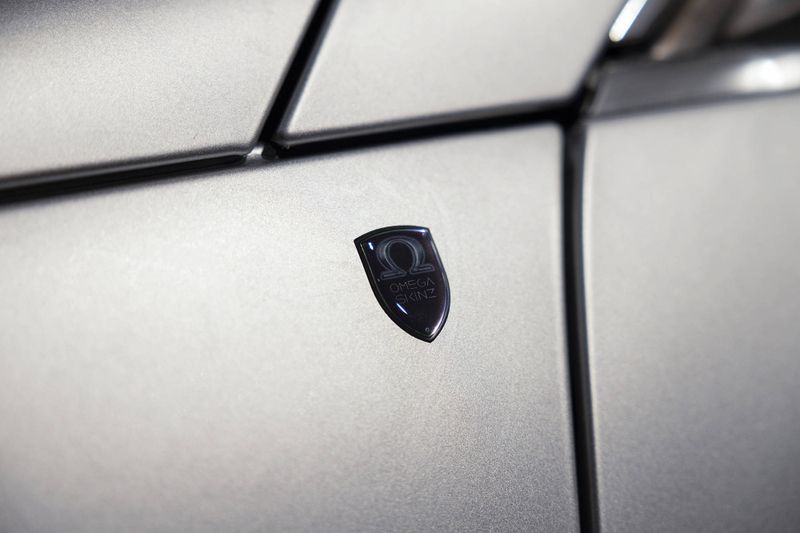 OMEGA SKINZ OS-613 Silver Genius Vinyl