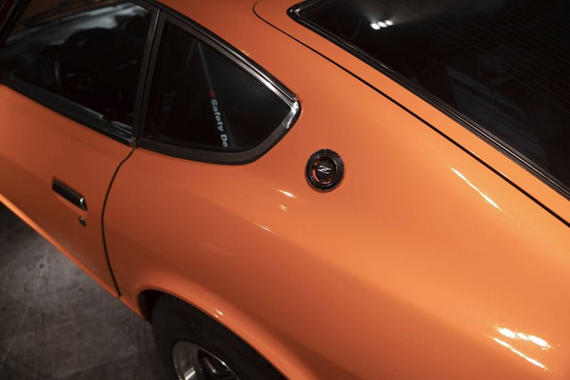 OMEGA SKINZ OS-782 Driven Orange Vinyl