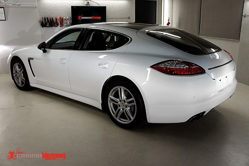 Avery Gloss White