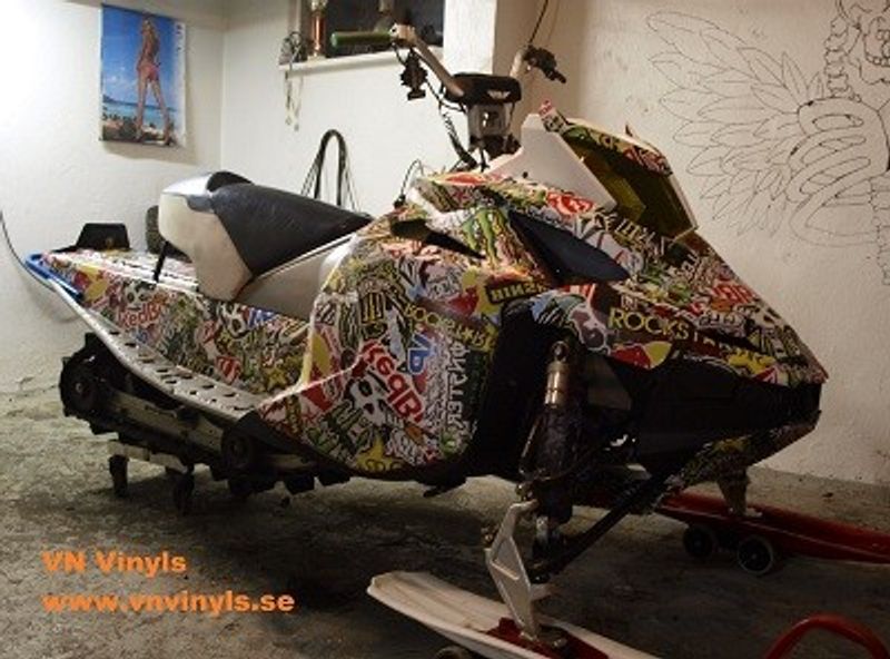 VN WRAP - STICKERBOMB VINYL MODELL 2