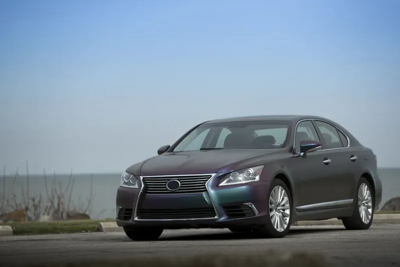 Avery Satin Lightning Ridge Green/Purple