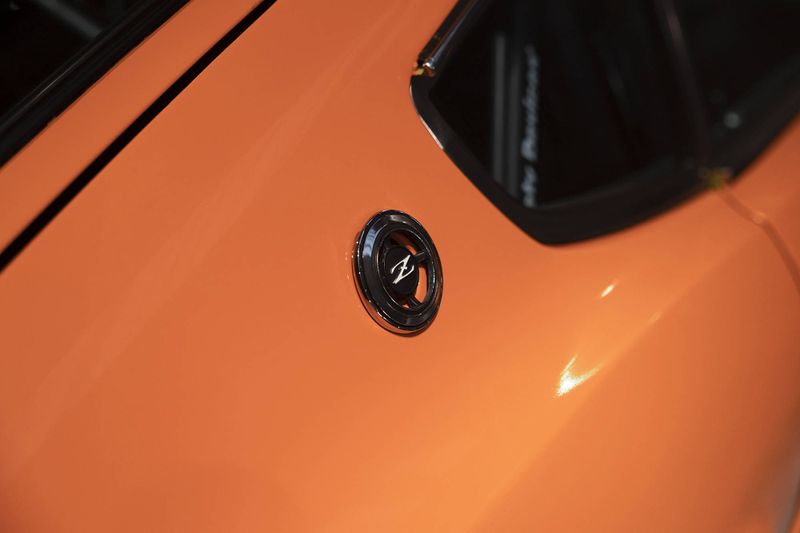OMEGA SKINZ OS-782 Driven Orange Vinyl