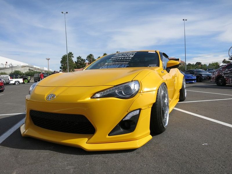 Avery Gloss Dark Yellow
