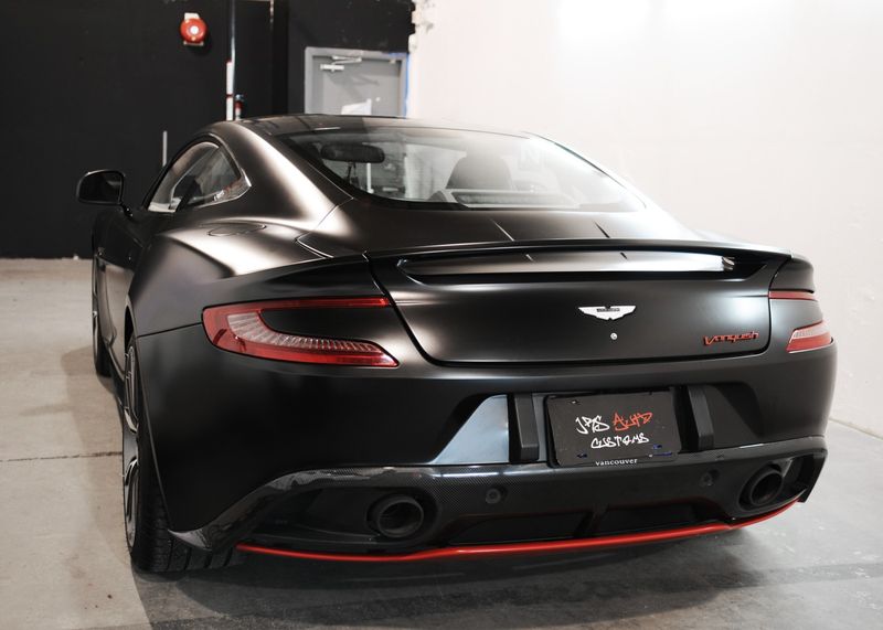 Avery Satin Black