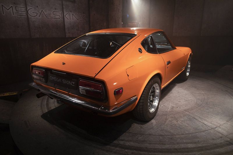 OMEGA SKINZ OS-782 Driven Orange Vinyl