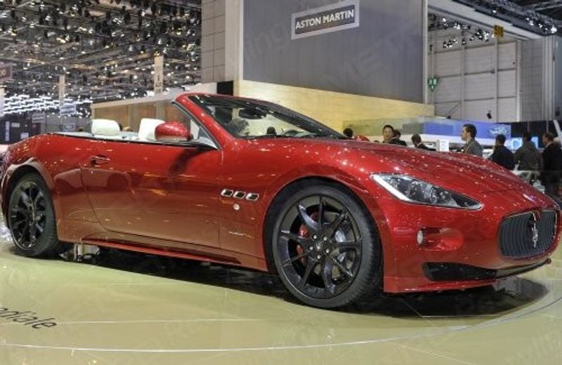 3M 2080-G203 Metallic Gloss Red Vinyl