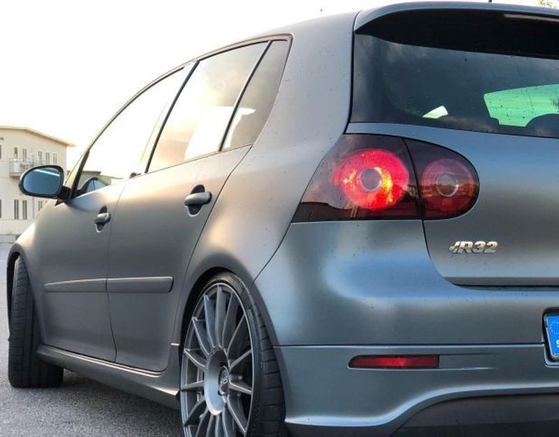 Avery Satin Metallic Graphite