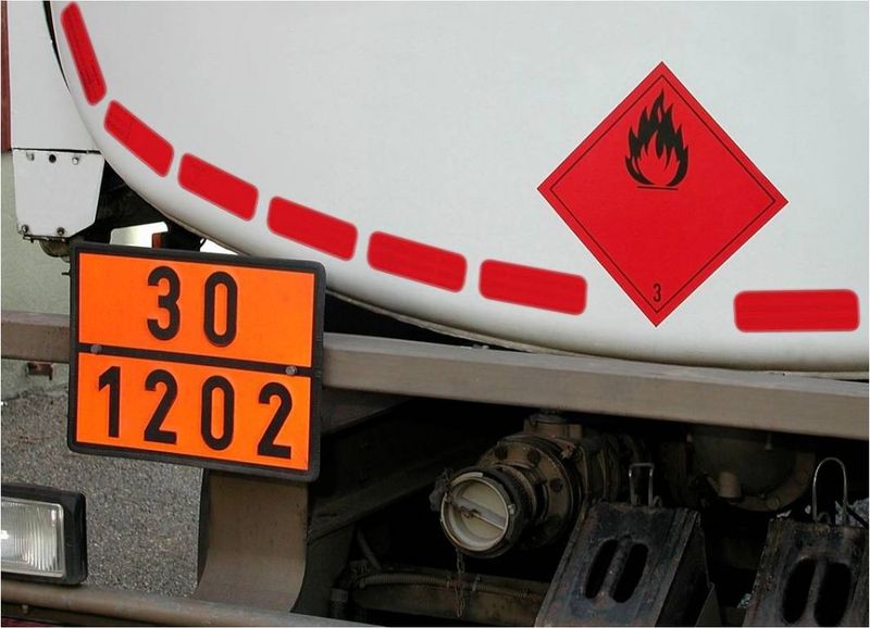 Oralite VC104+ TS Gul Tanker Stickers