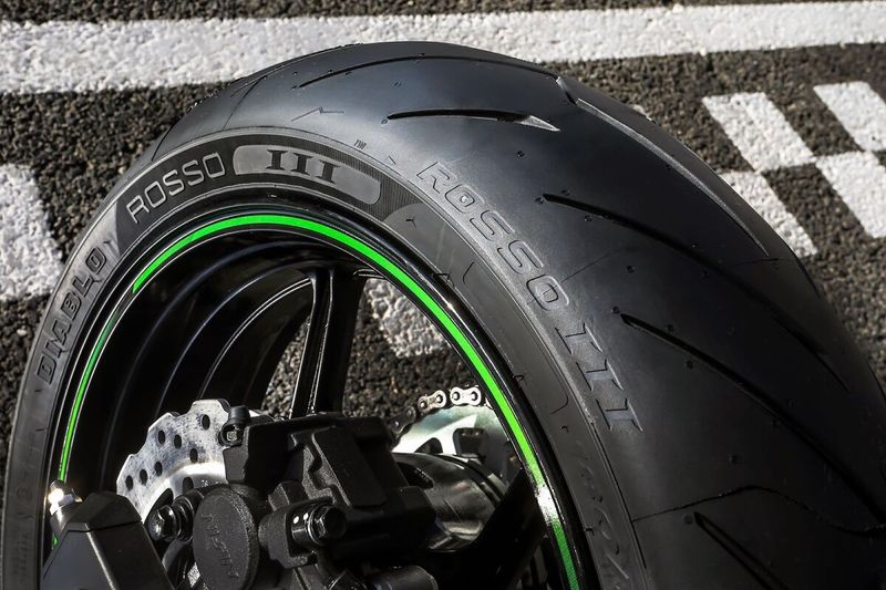 PIRELLI DIABLO ROSSO III 120/60 ZR 17