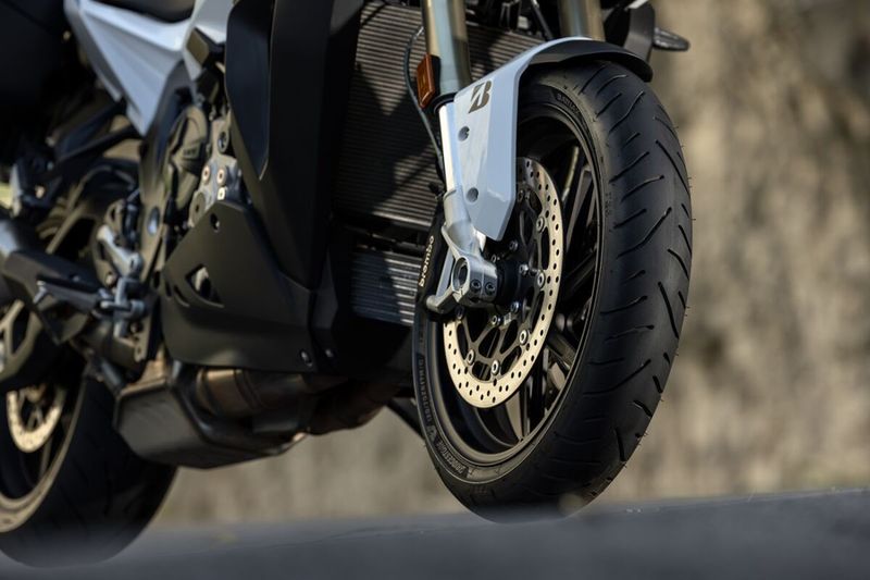 BRIDGESTONE T33 120/70ZR17 (58W) TL