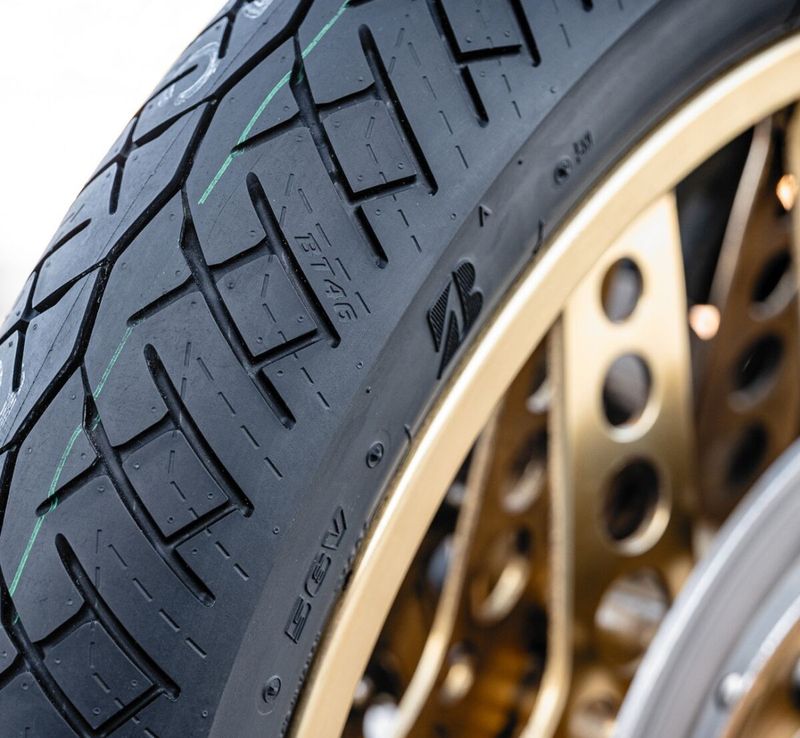 BRIDGESTONE BT 46 F 110/90-18 61HTL