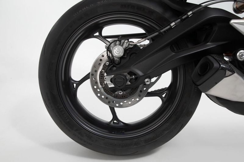 Hjulaxel bak SW-Motech svart Bmw 16-24, Honda 17-24