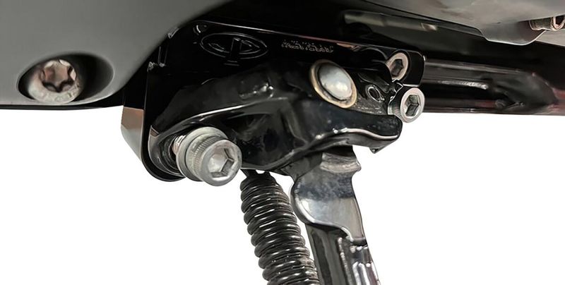Vinkelblock sidostöd Paul Yaffe FIX-Stand Softail 18-