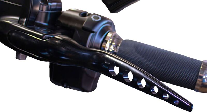 Handtag Paul Yaffe svart Softail 18-24