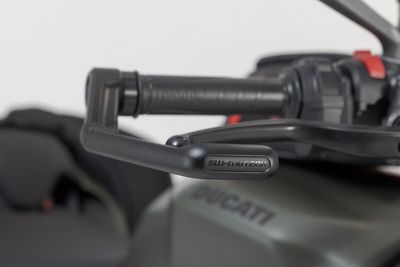 Skydd handtag SW-Motech Ducati 22-24, Triumph 24-upp