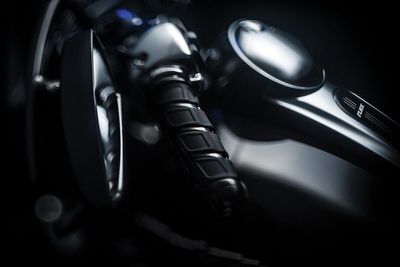 Handtag Kuryakyn Kinetic dubbel Sportster 18-22 svart
