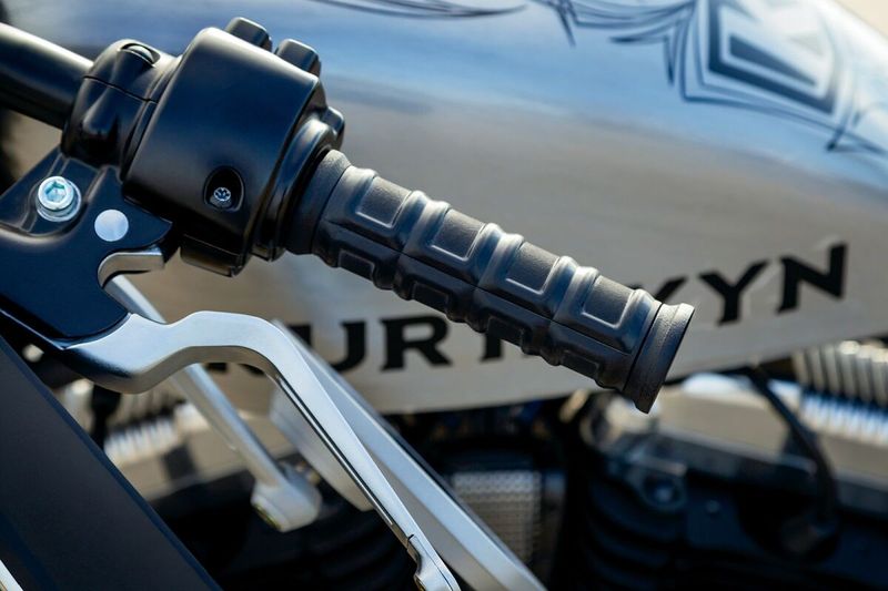 Handtag styre Kuryakyn Dillinger H-D 96-22