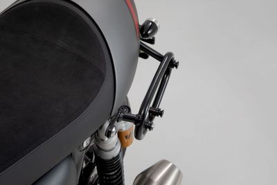 Sidohållare SW-Motech SLC vänster Triumph THRUXTON 1200 RS ABS 20-24