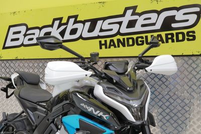 Monteringssats Barkbusters Handguard enkel Cfmoto NK 675 ABS 25-upp