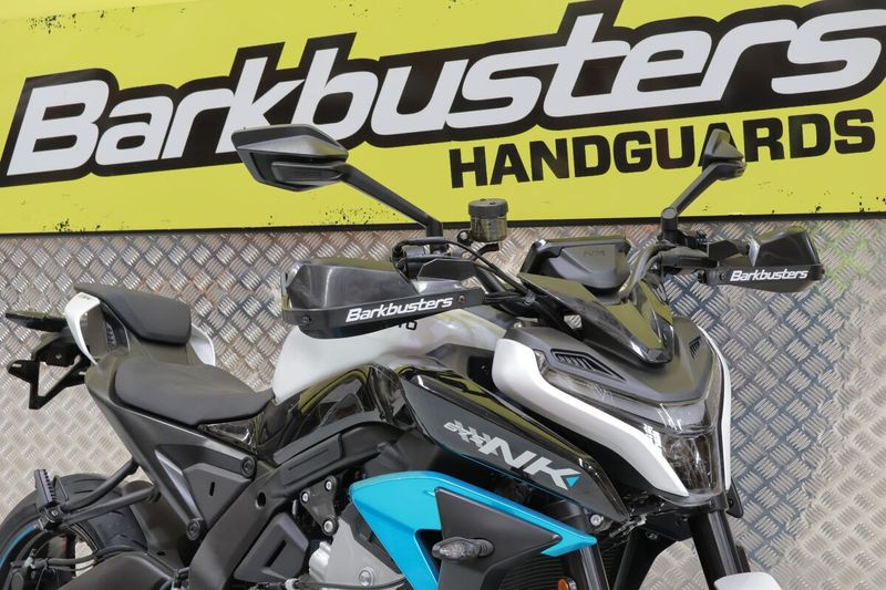 Monteringssats Barkbusters Handguard enkel Cfmoto NK 675 ABS 25-upp