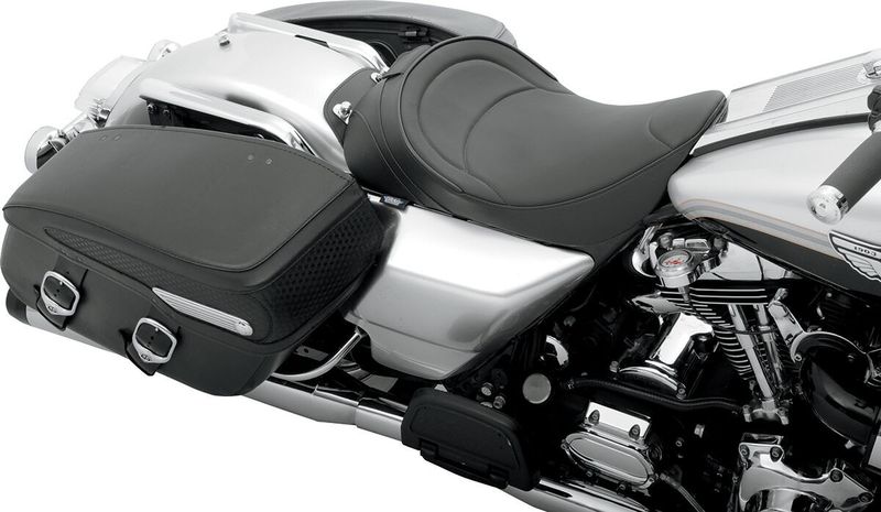 Solosadel Drag Specialties vinyl svart Touring 97-07