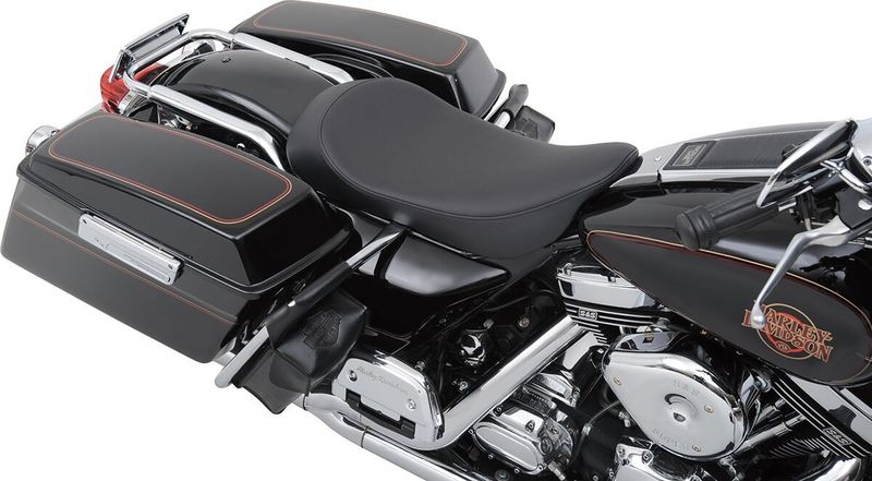 Solosadel Drag Specialties EZ-ON Low-Profile vinyl svart Touring 97-07