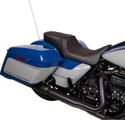 Sadel Drag Specialties Predator 2 vinyl diamond dubbel Touring 08-24, Trike 14-21 röd