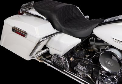Touringsadel Drag Specialties Freedom svart vinyl dubbel Touring 96-24 08011504-4676B